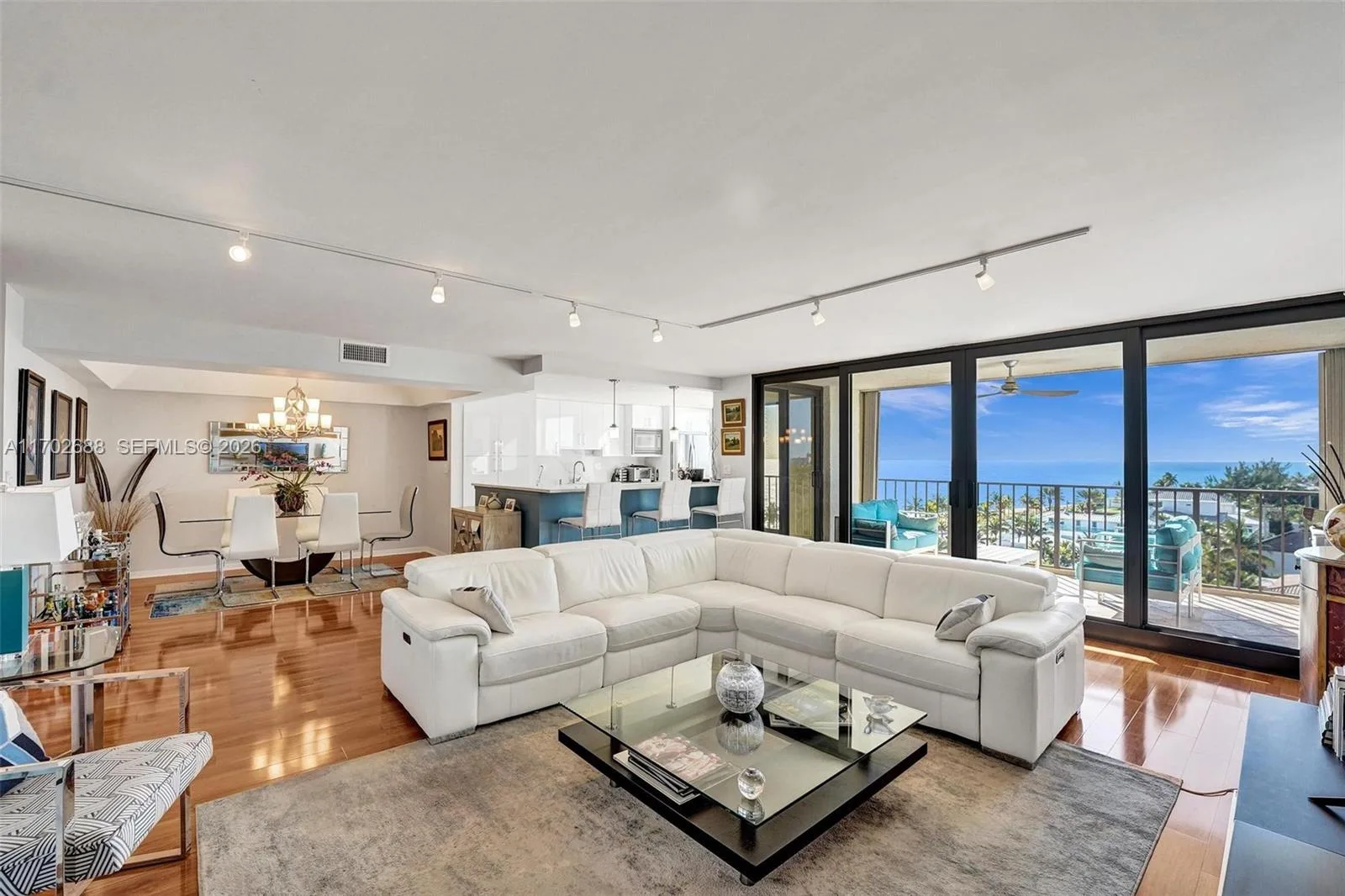 Shore Club Towers – photo 17