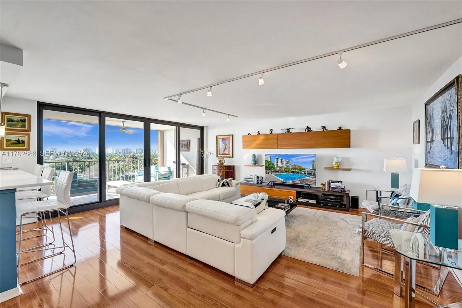 Shore Club Towers – photo 19