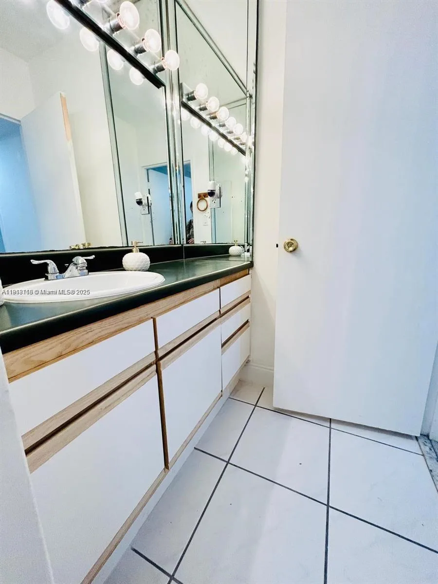 100 Lincoln Rd # 535, Miami Beach, FL 33139 photo 9