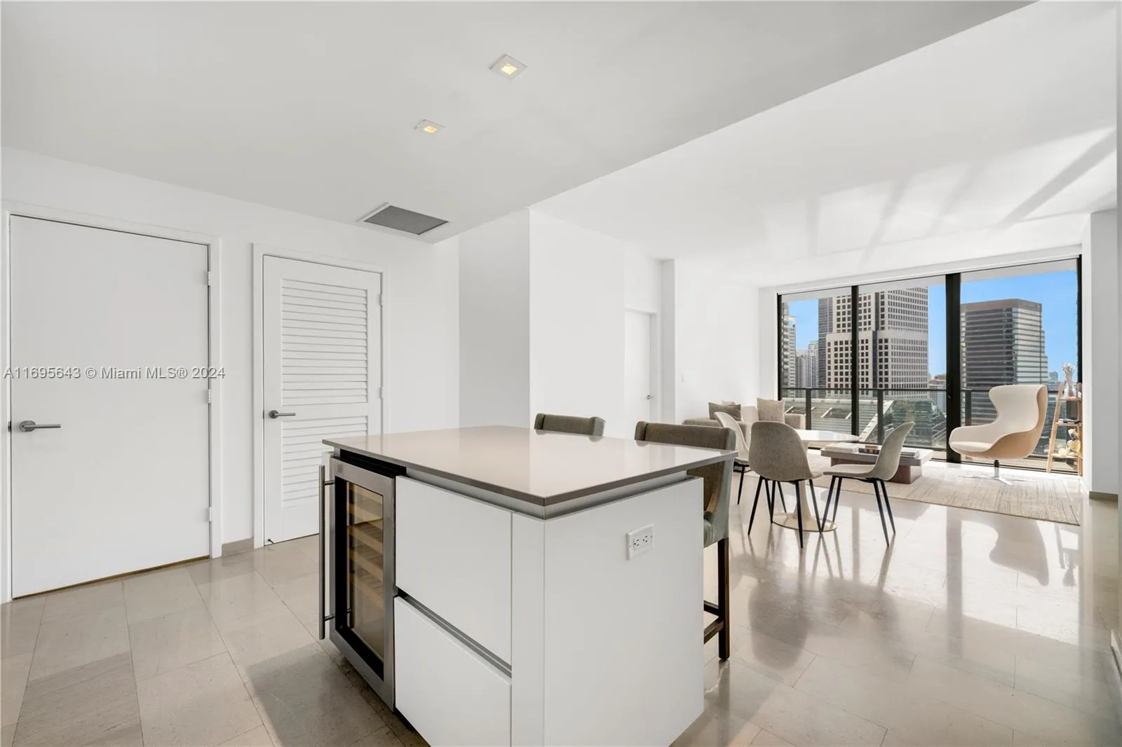 88 SW 7th St # 2105, Miami, FL 33130