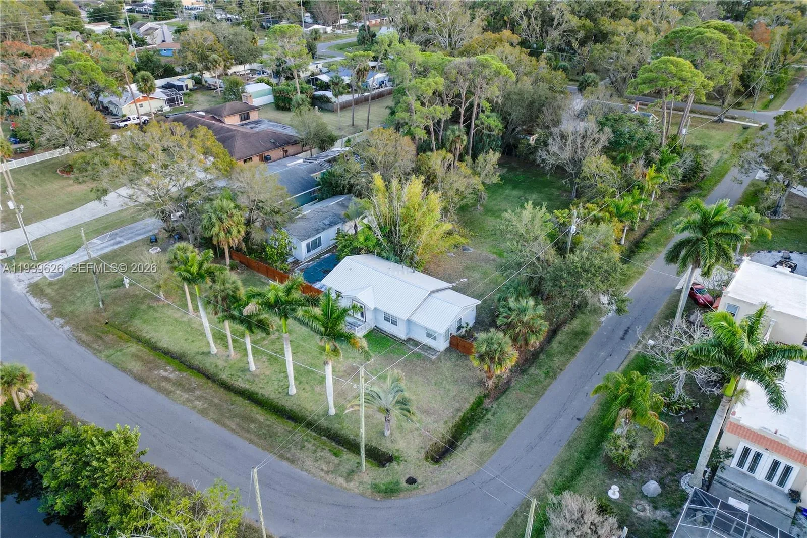 302 5th St SW, Other City - In The State Of Florida, FL 33570 photo 2