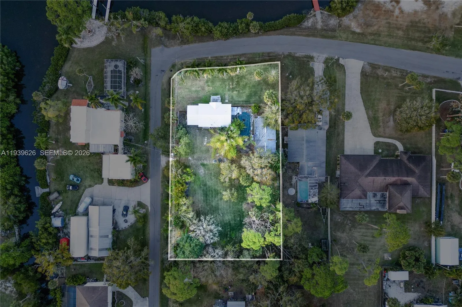 302 5th St SW, Other City - In The State Of Florida, FL 33570 photo 3