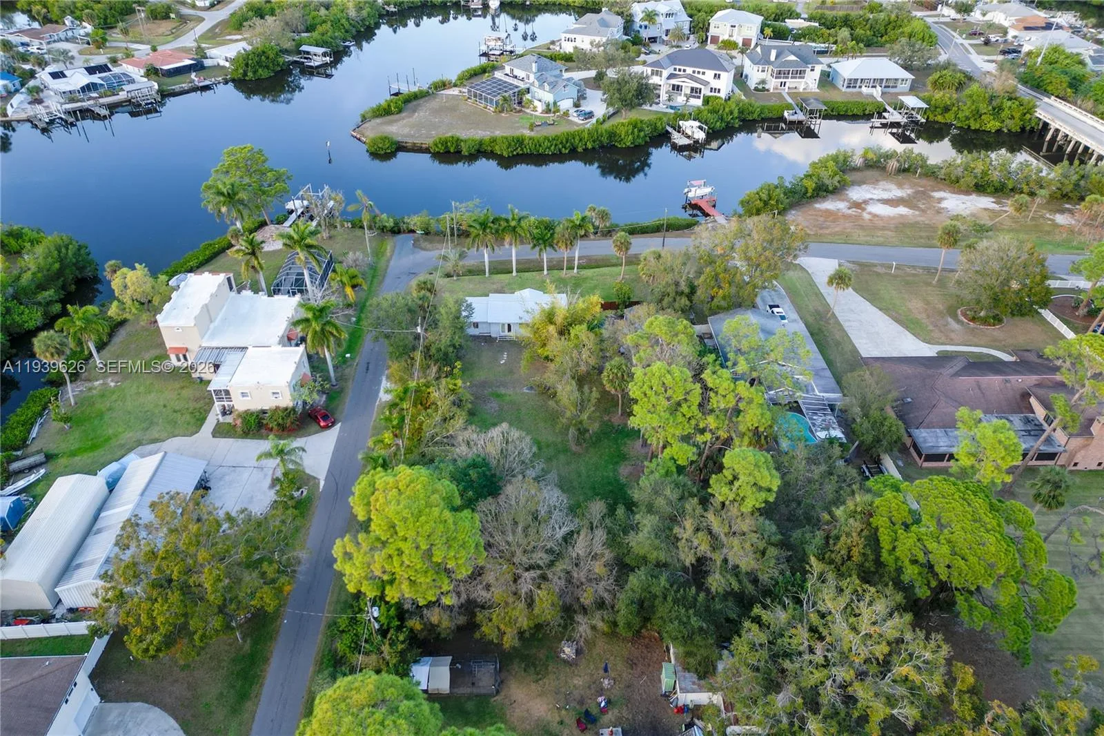 302 5th St SW, Other City - In The State Of Florida, FL 33570 photo 6