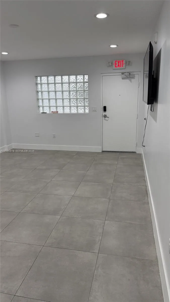 645 Palmetto Dr # 12, Miami Springs, FL 33166 photo 5