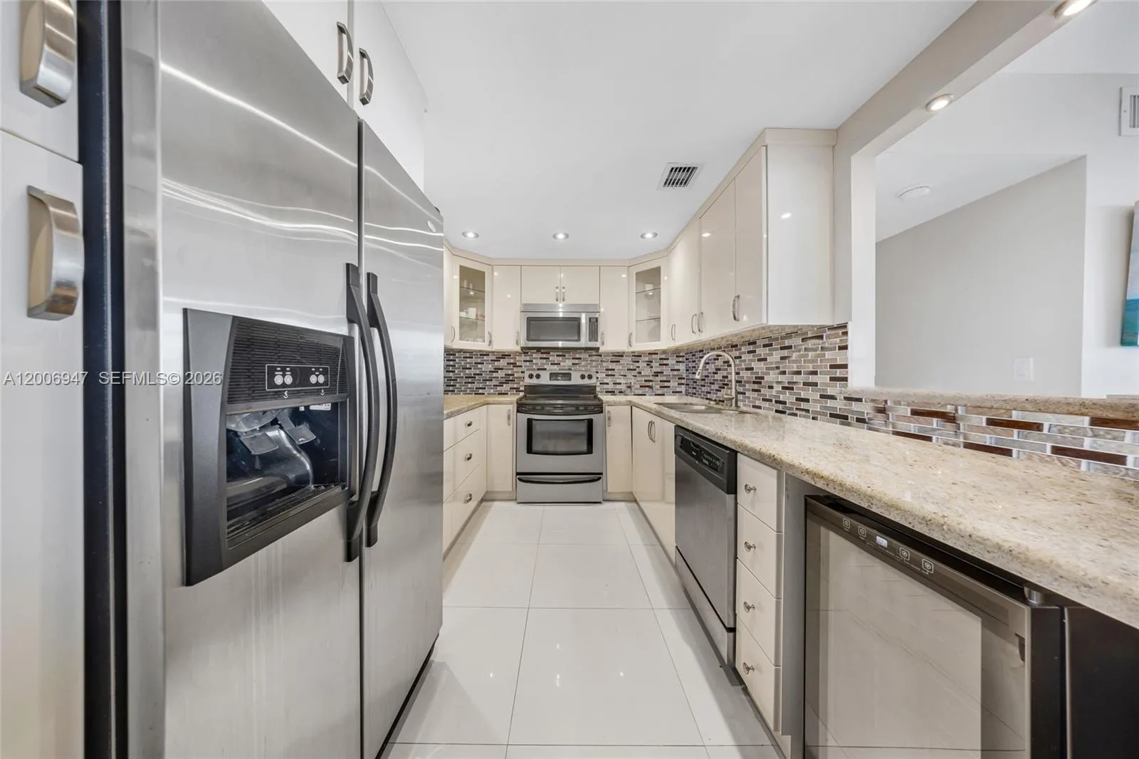 100 Bayview Dr # 606, Sunny Isles Beach, FL 33160 photo 11