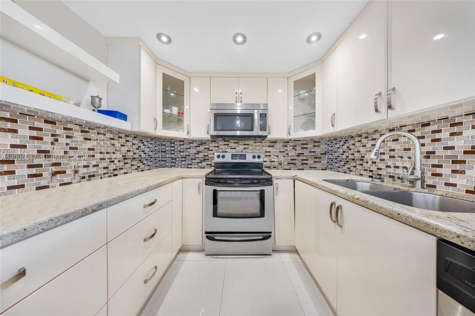 100 Bayview Dr # 606, Sunny Isles Beach, FL 33160 photo 13