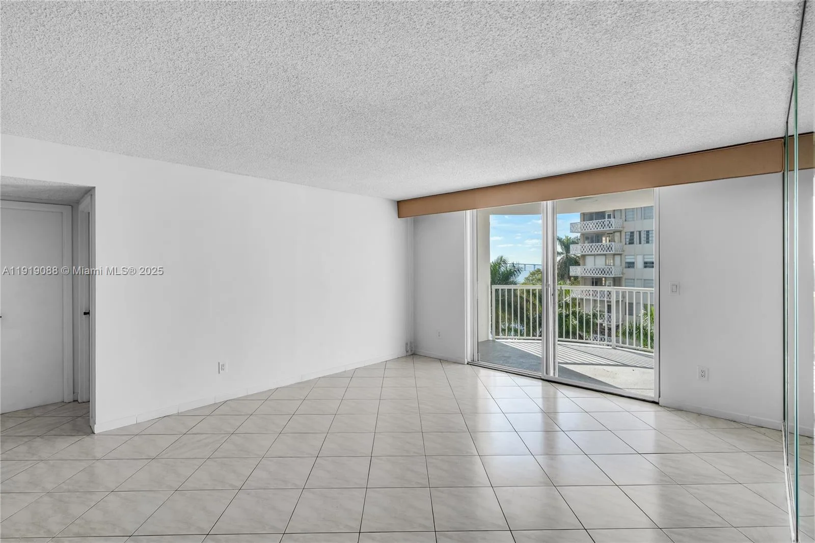 1420 Brickell Bay Dr # 608B, Miami, FL 33131 photo 6