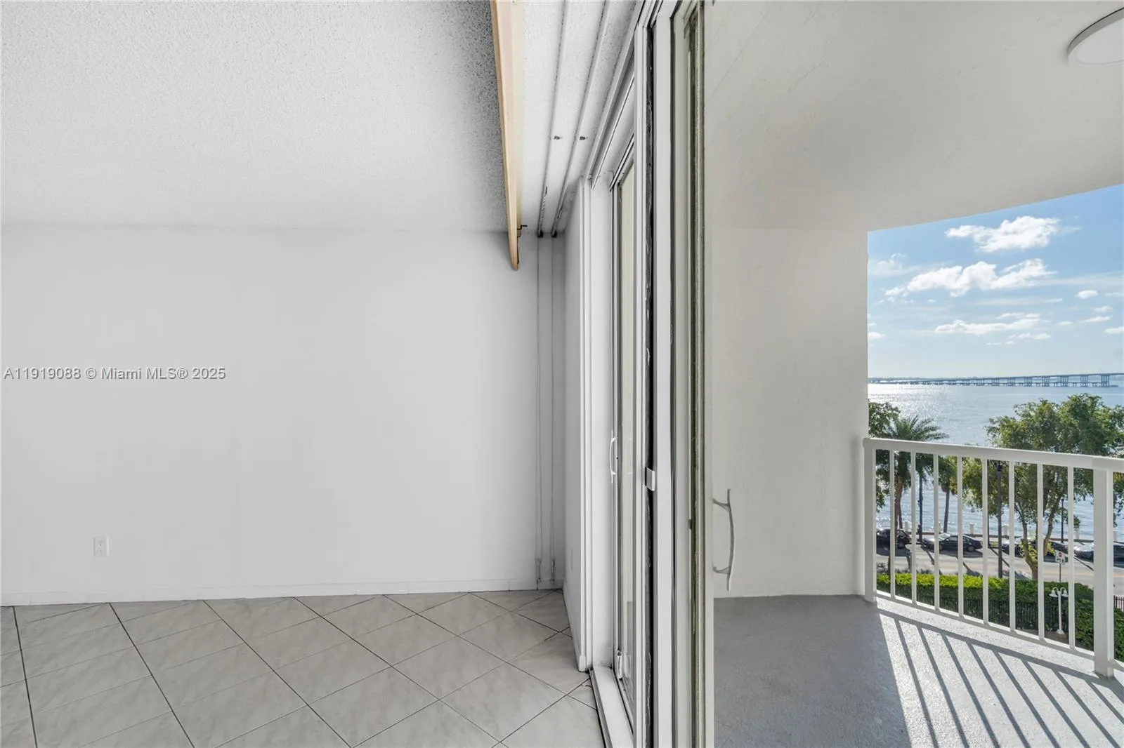 1420 Brickell Bay Dr # 608B, Miami, FL 33131 photo 7