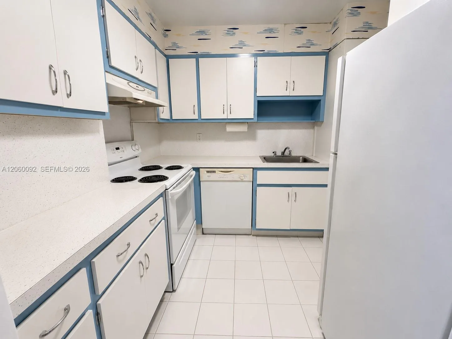 220 Kings Point Dr # 211, Sunny Isles Beach, FL 33160 photo 5