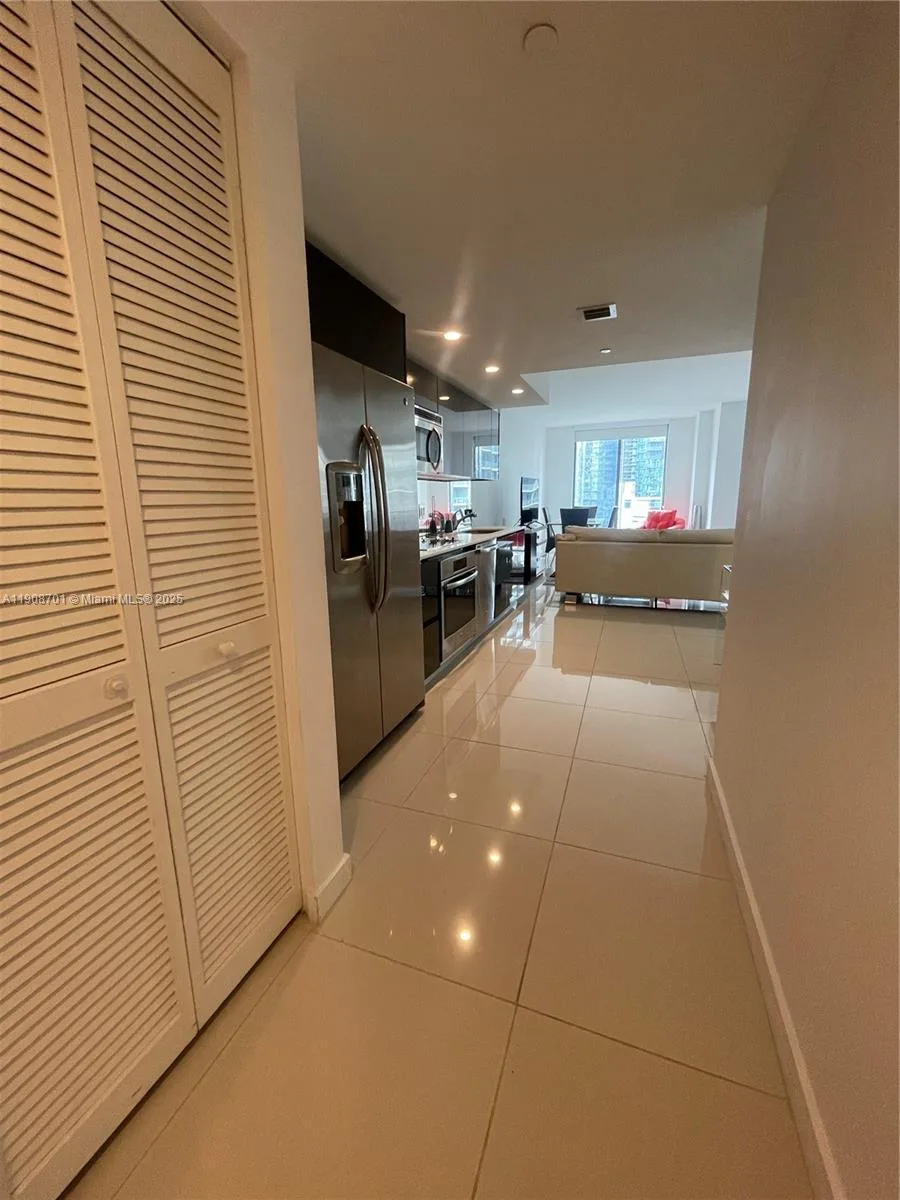 31 SE 6th St # 2503, Miami, FL 33131 photo 11