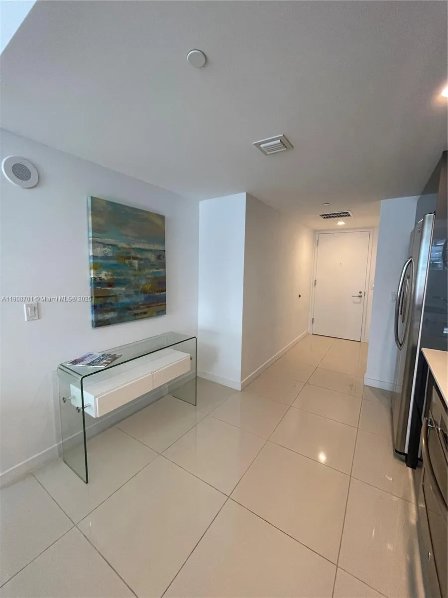 31 SE 6th St # 2503, Miami, FL 33131 photo 12