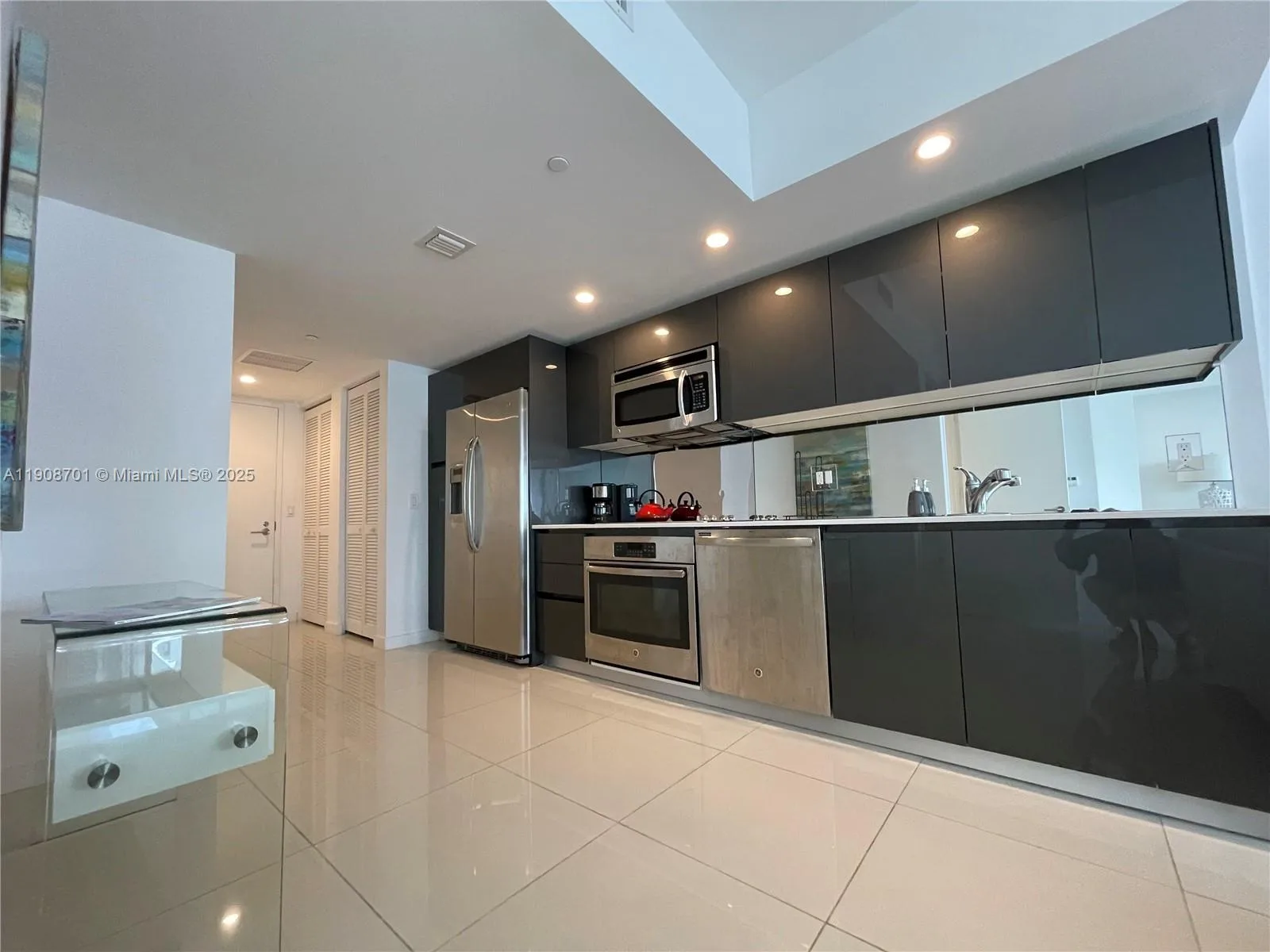 31 SE 6th St # 2503, Miami, FL 33131 photo 2