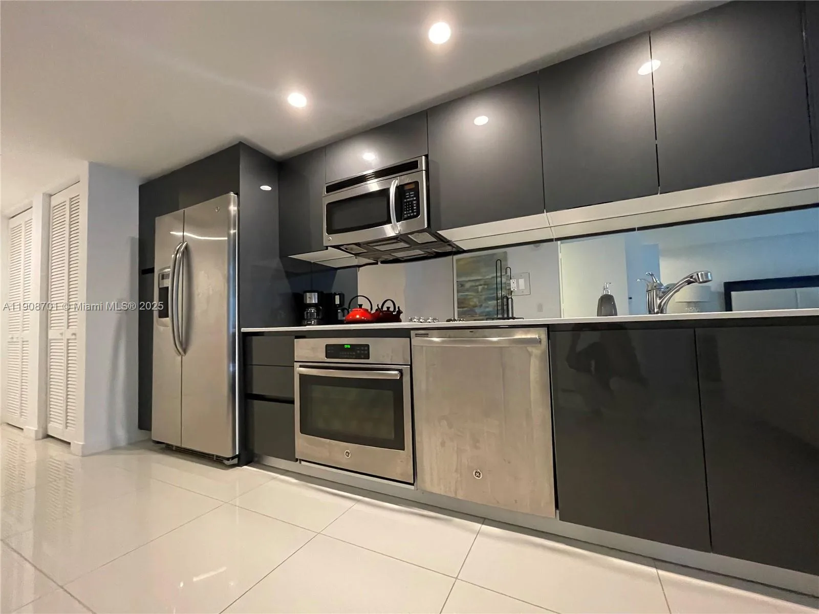 31 SE 6th St # 2503, Miami, FL 33131 photo 4