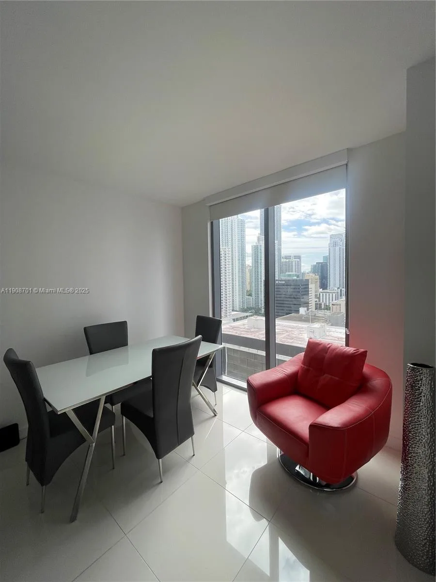 31 SE 6th St # 2503, Miami, FL 33131 photo 8