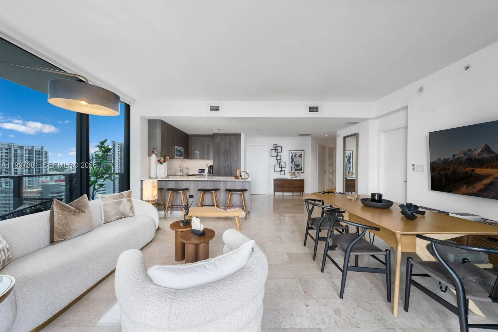88 SW 7th St # 1401, Miami, FL 33130 photo 5