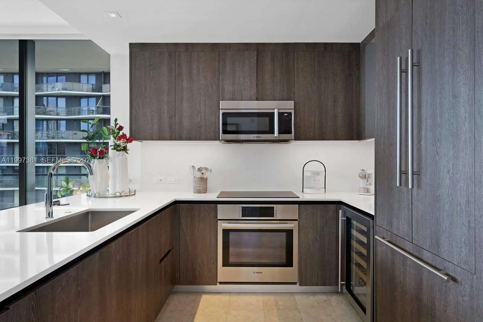 88 SW 7th St # 1401, Miami, FL 33130 photo 7