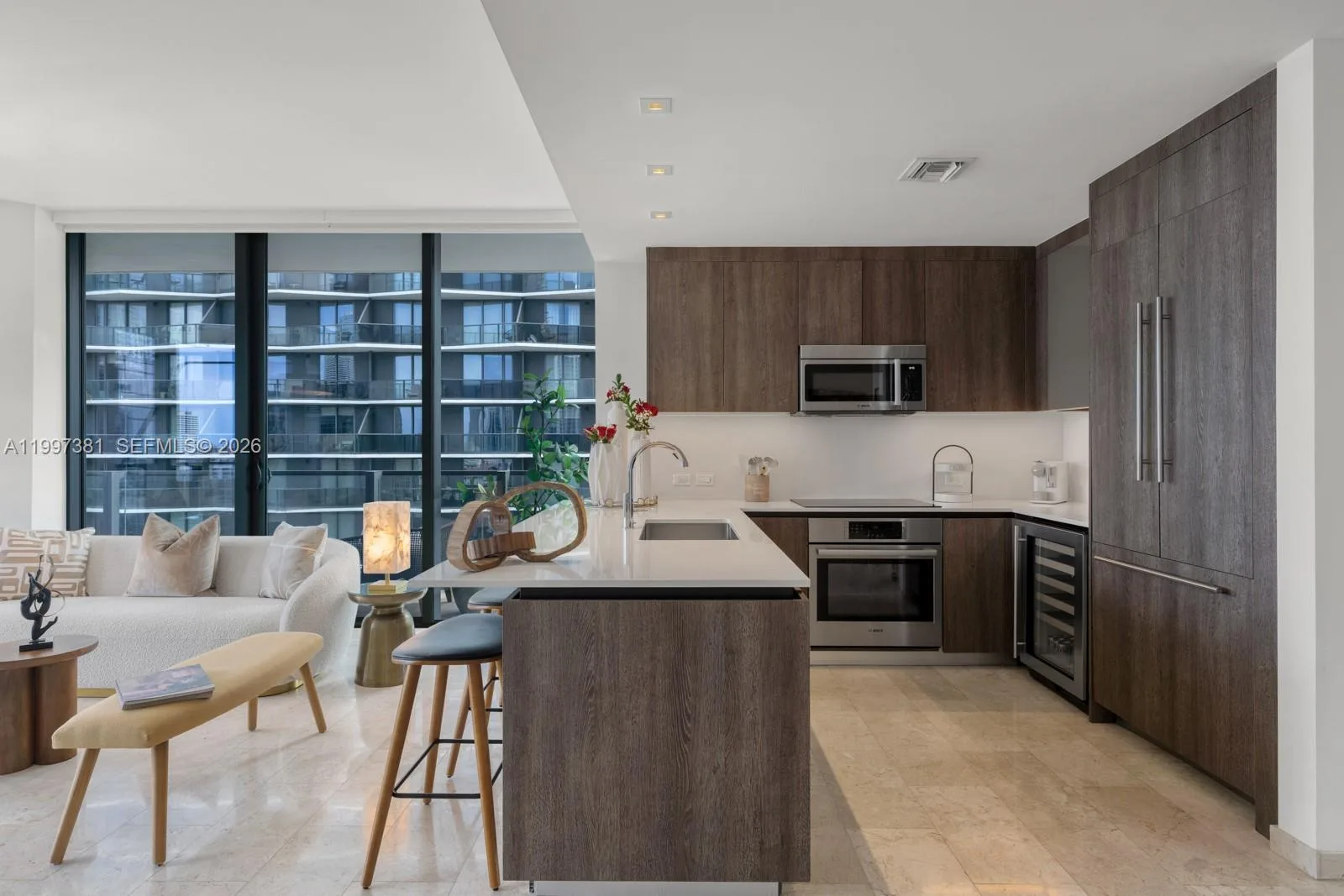 88 SW 7th St # 1401, Miami, FL 33130 photo 8