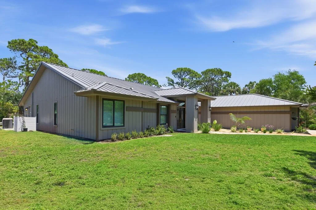 835 N East Stokes Terrace, Jensen Beach, FL 34957 photo 2