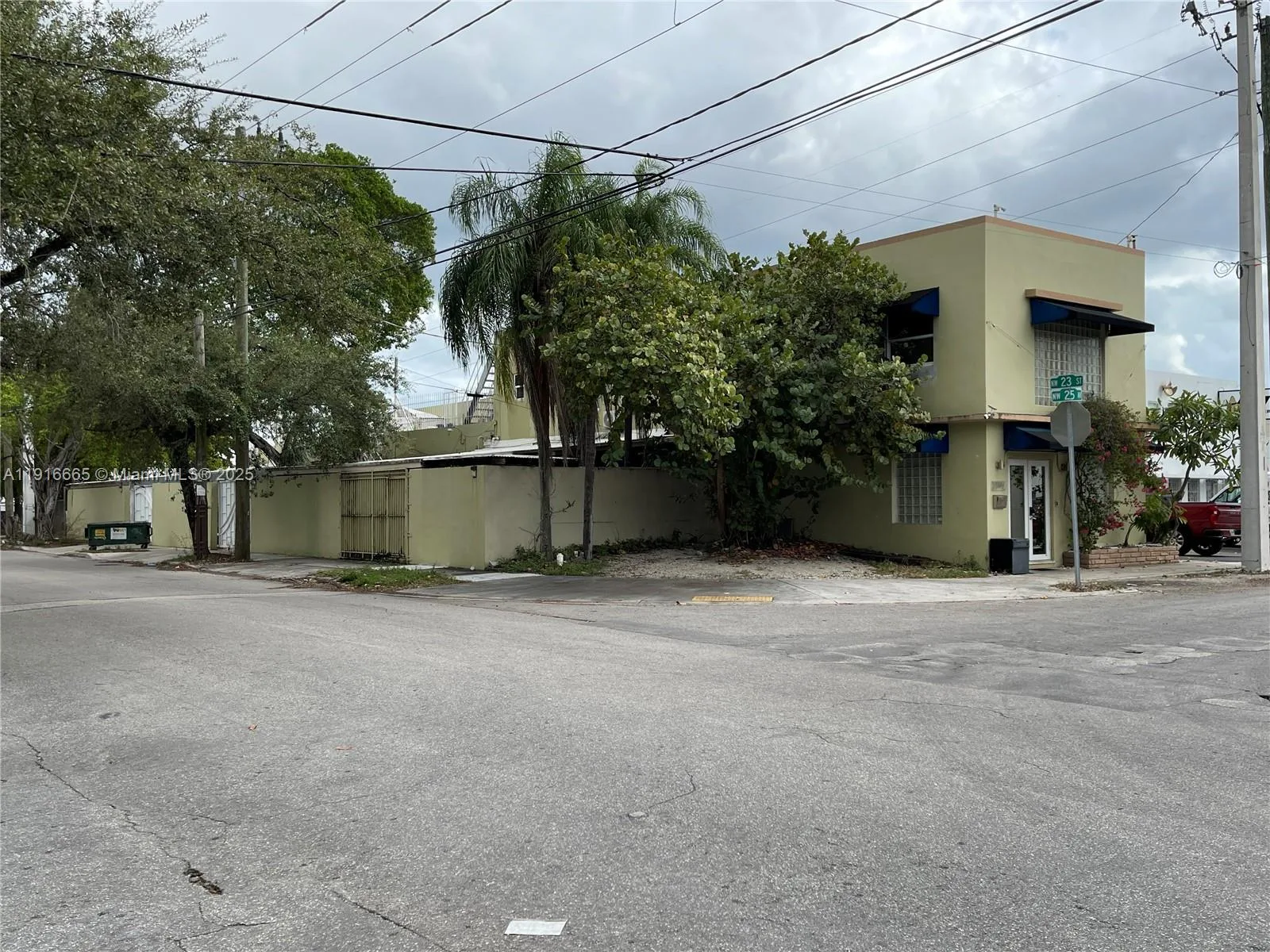 2299 NW 25th Ave, Miami, FL 33142