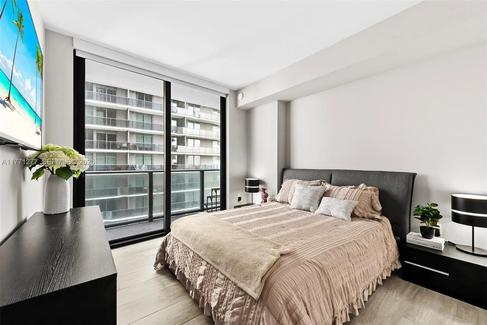 55 SW 9th St # 3601, Miami, FL 33130 photo 11