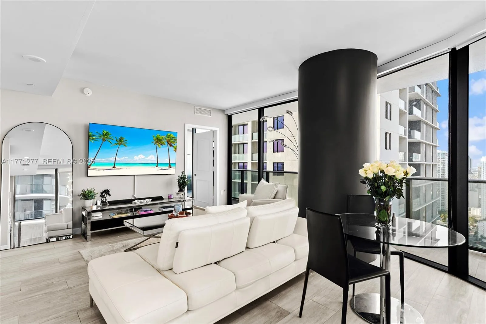 55 SW 9th St # 3601, Miami, FL 33130 photo 5