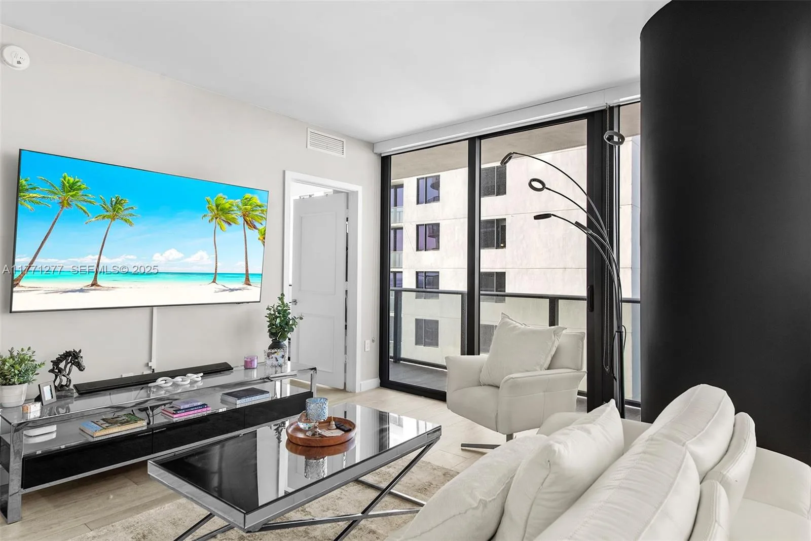 55 SW 9th St # 3601, Miami, FL 33130 photo 6