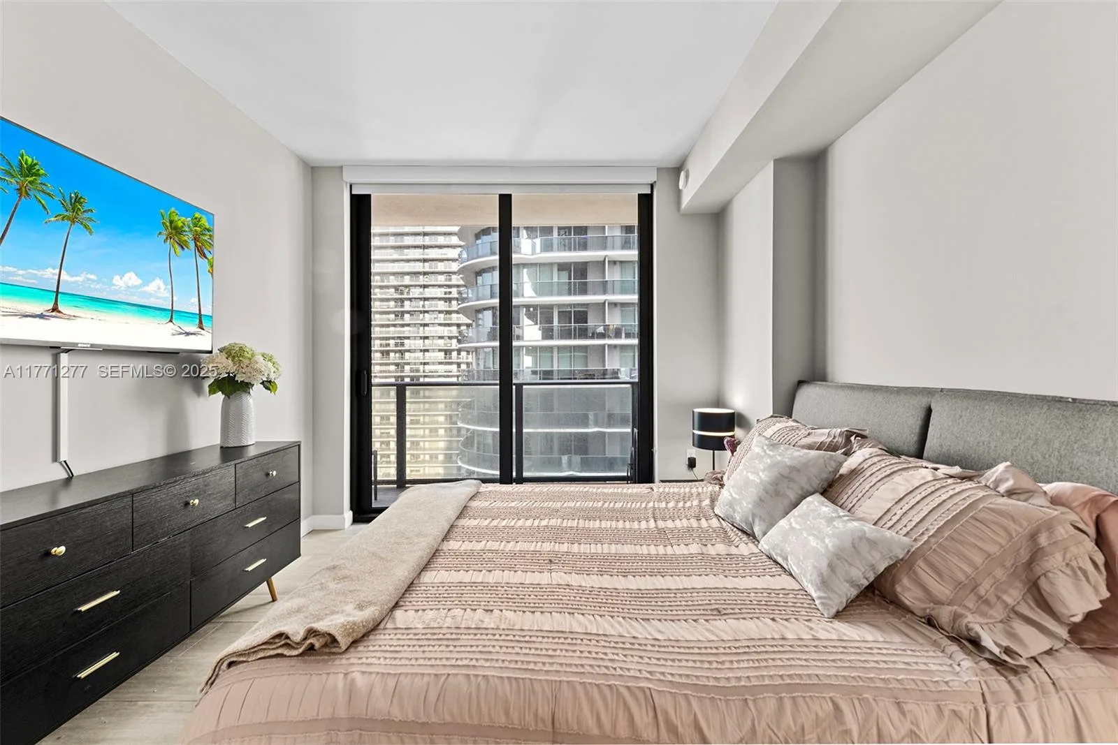 55 SW 9th St # 3601, Miami, FL 33130 photo 9