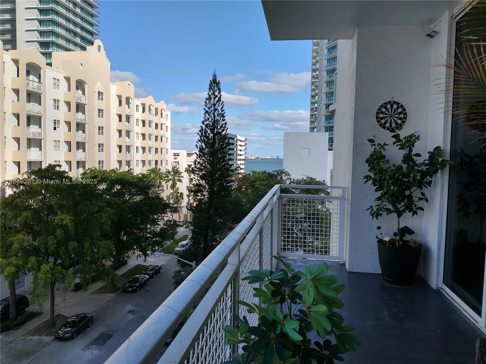 444 NE 30th St # 607, Miami, FL 33137