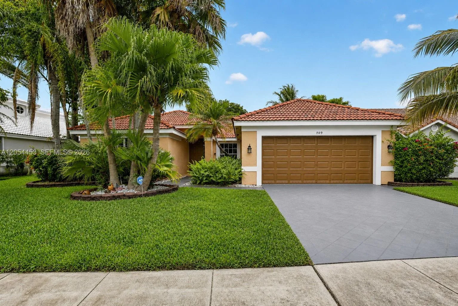 709 NW 177th Ave, Pembroke Pines, FL 33029