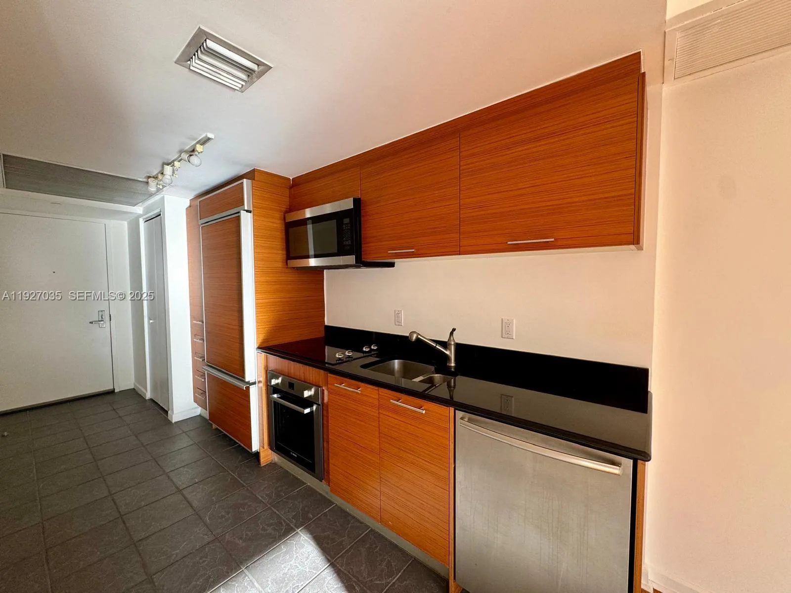 50 BISCAYNE BLVD # 1703, Miami, FL 33132 photo 12