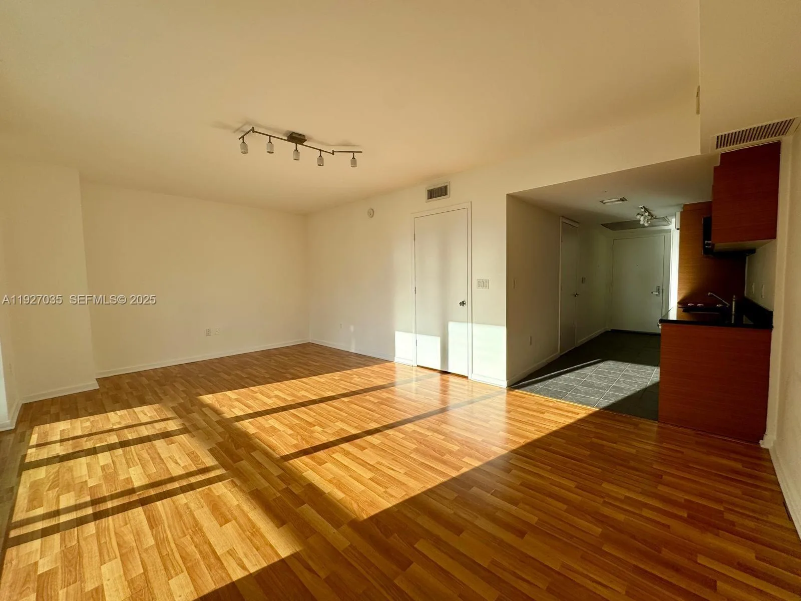 50 BISCAYNE BLVD # 1703, Miami, FL 33132 photo 8