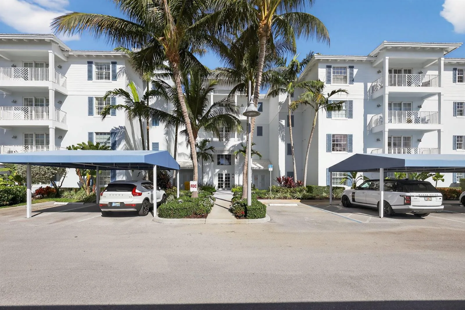 915 Bay Colony Drive S, Juno Beach, FL 33408