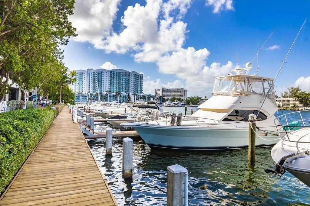 7928 East Dr # 1604 + DEN, North Bay Village, FL 33141 photo 2