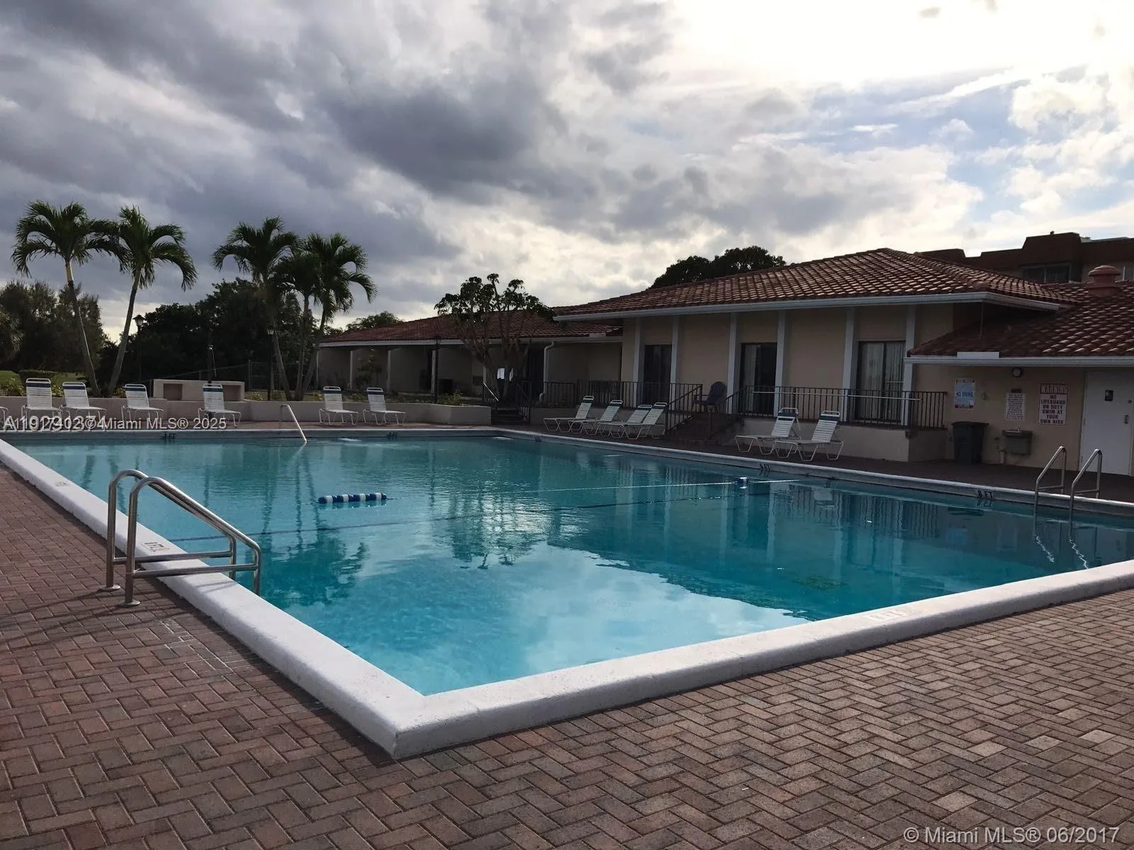 4174 Inverrary Dr # 1004, Lauderhill, FL 33319 photo 2