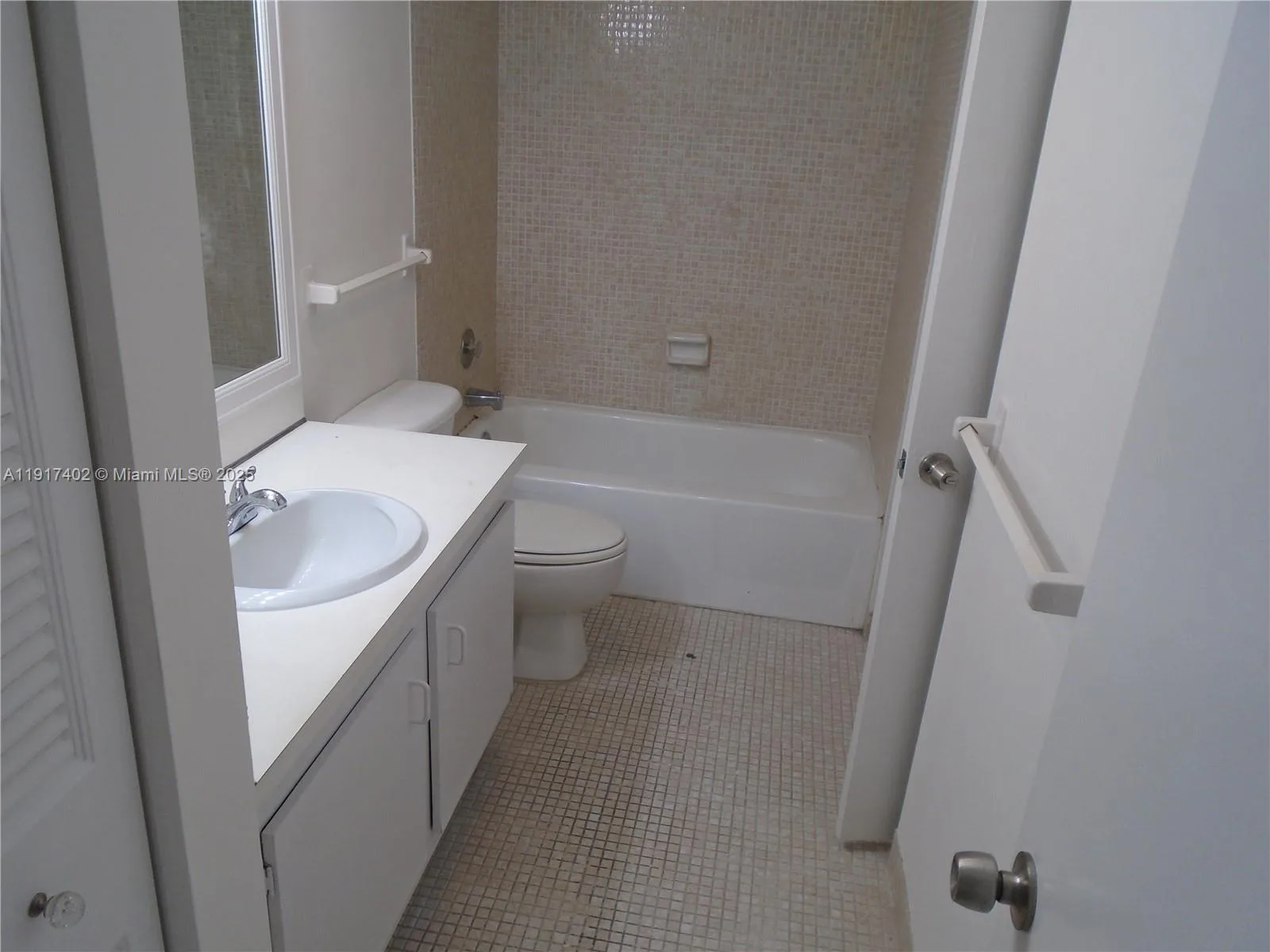 4174 Inverrary Dr # 1004, Lauderhill, FL 33319 photo 6