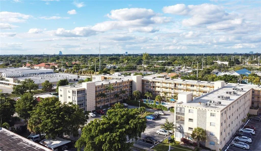2145 Pierce St # 205, Hollywood, FL 33020