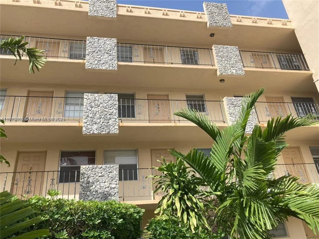 2145 Pierce St # 205, Hollywood, FL 33020 photo 10