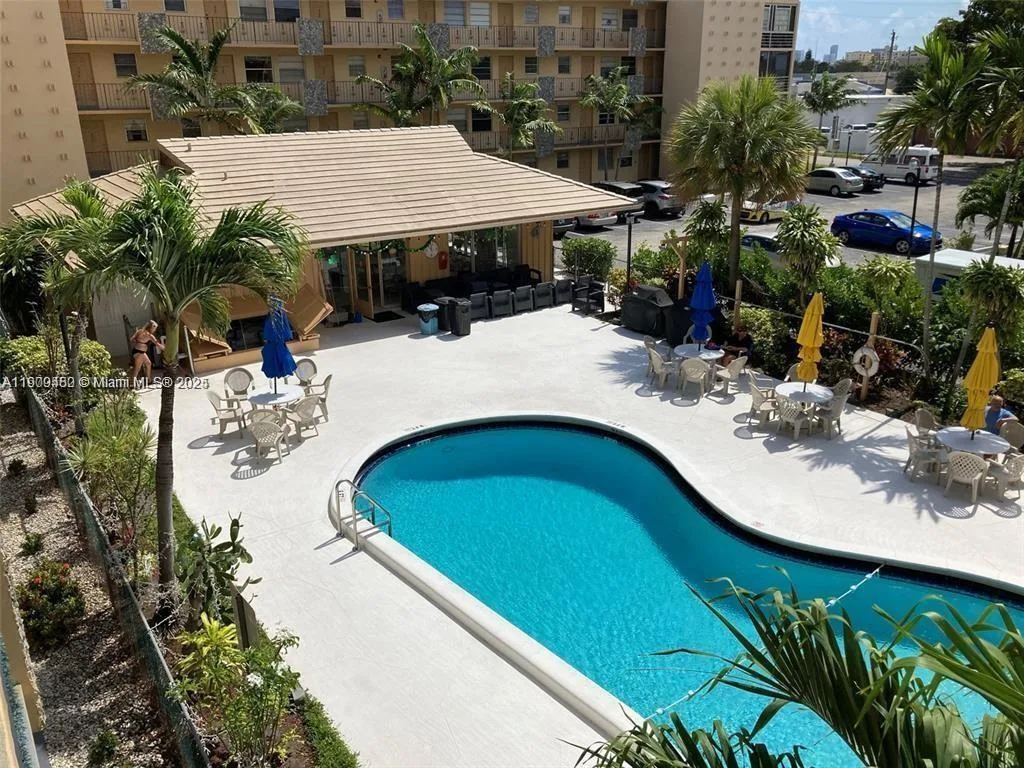 2145 Pierce St # 205, Hollywood, FL 33020 photo 4