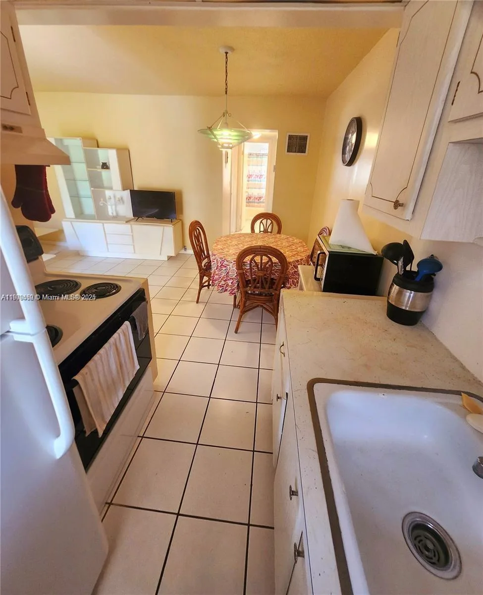 2145 Pierce St # 205, Hollywood, FL 33020 photo 7