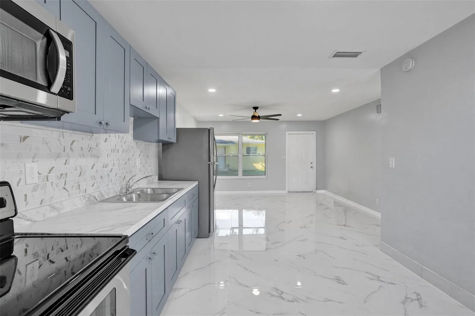 260 NE 41st Street, Oakland Park, FL 33334