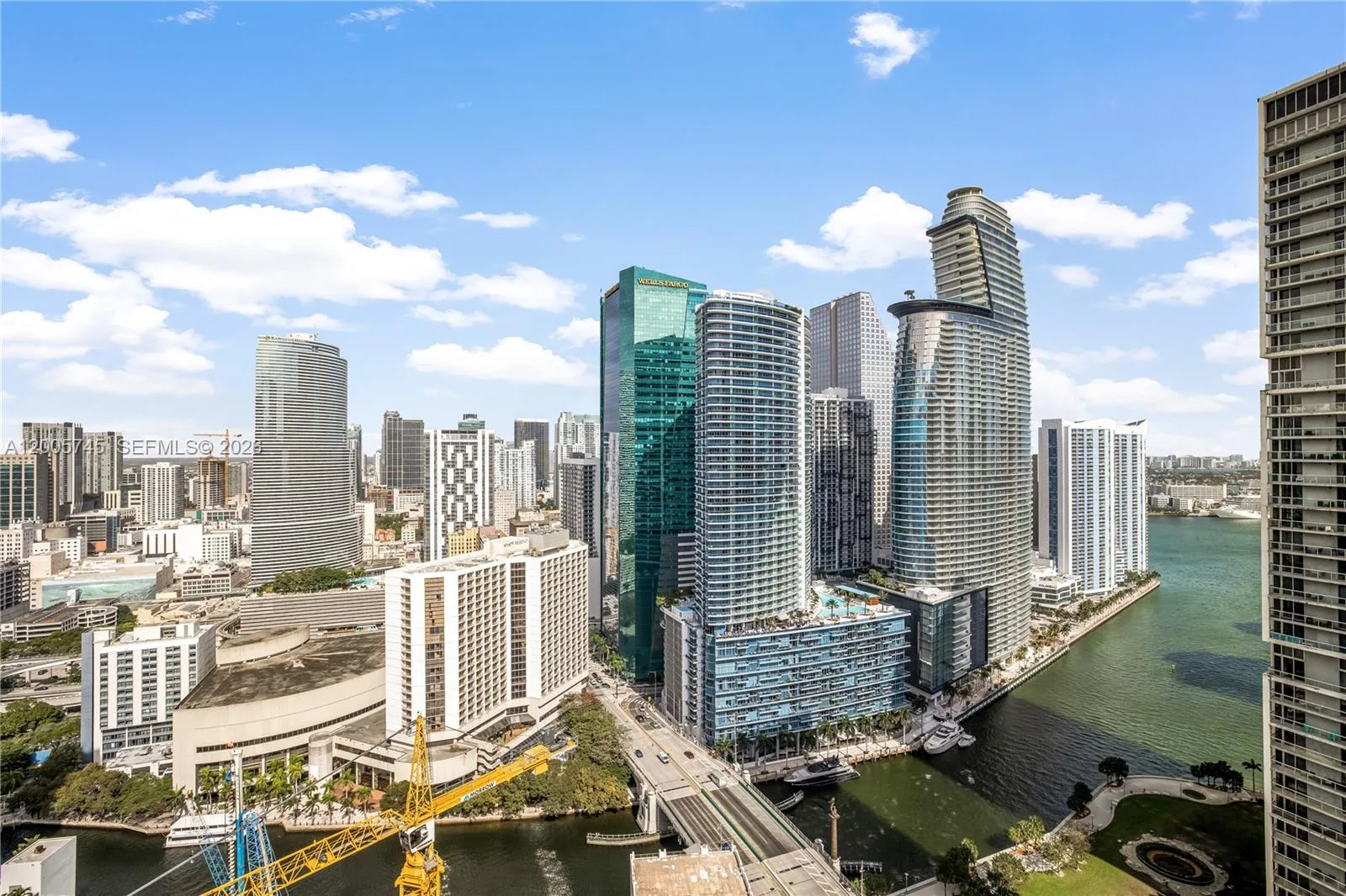 500 Brickell Ave # 3907, Miami, FL 33131 photo 3