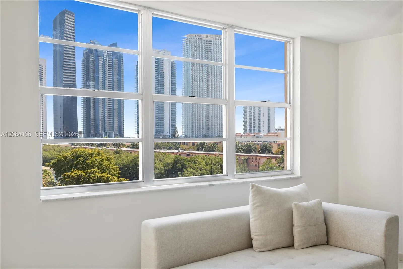 250 174th St # 605, Sunny Isles Beach, FL 33160