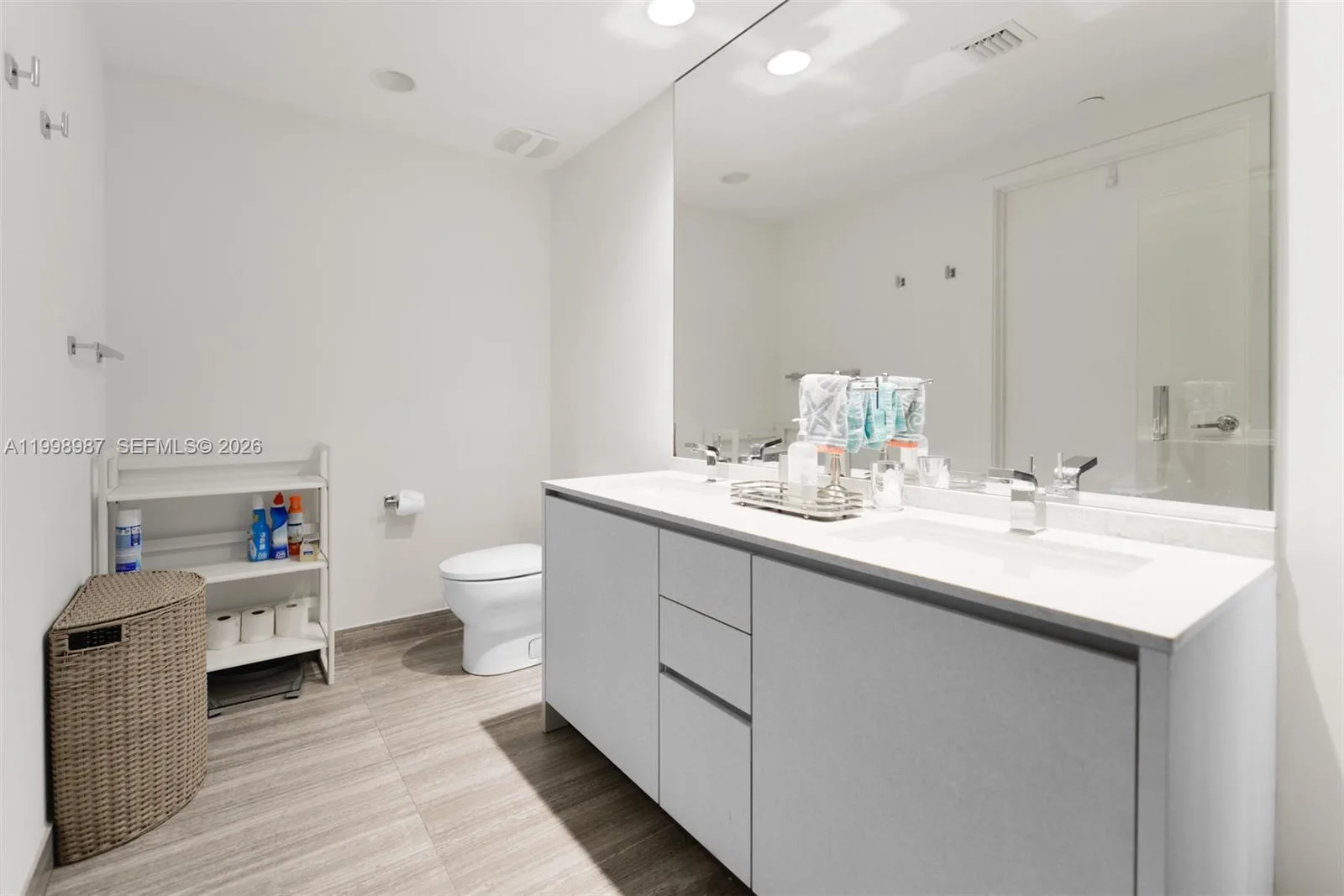 1010 Brickell Ave # 2906, Miami, FL 33131 photo 11