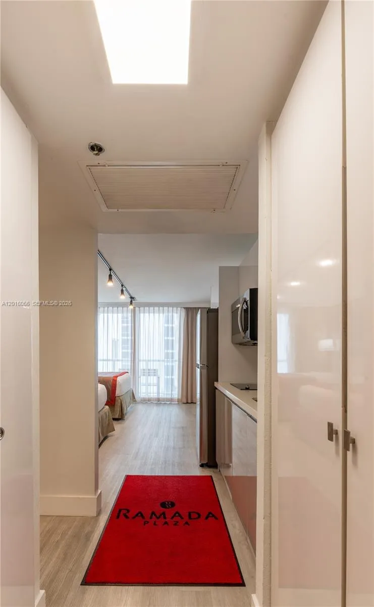 19201 Collins Ave # 425, Sunny Isles Beach, FL 33160 photo 2