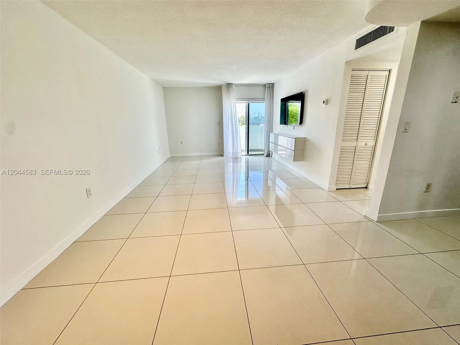 411 SW 37th Ave # 3D, Miami, FL 33135 photo 2