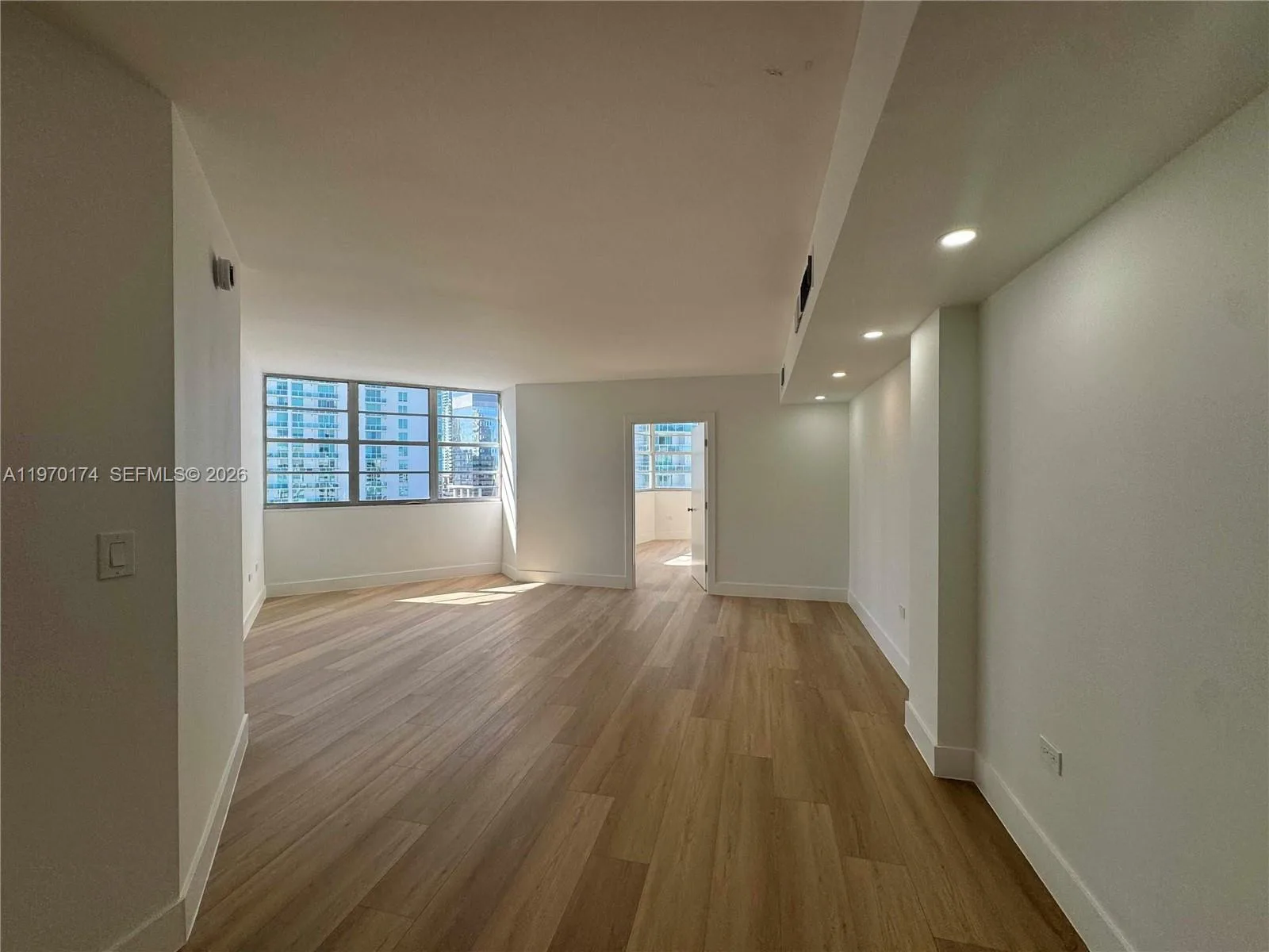 999 Brickell Bay Dr # 2008, Miami, FL 33131 photo 2
