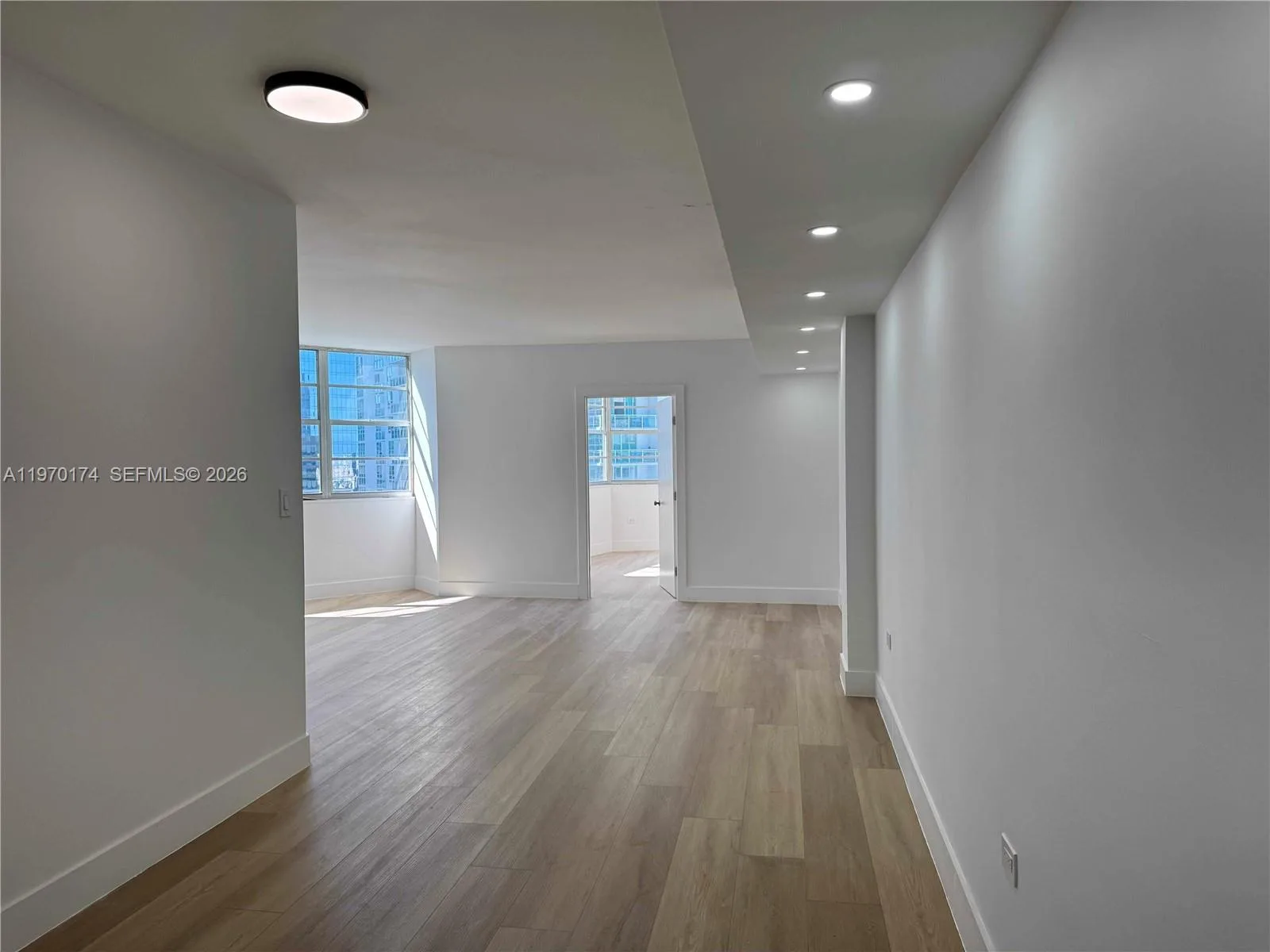 999 Brickell Bay Dr # 2008, Miami, FL 33131 photo 3