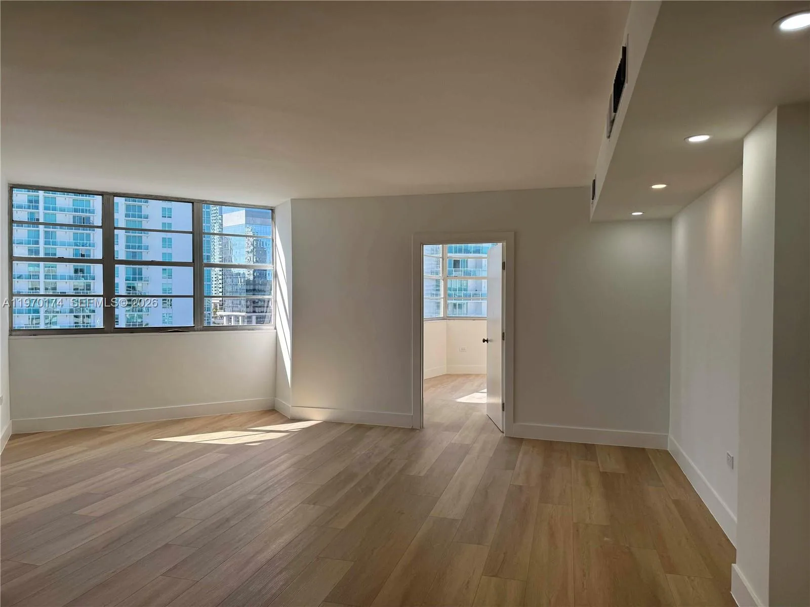 999 Brickell Bay Dr # 2008, Miami, FL 33131 photo 5