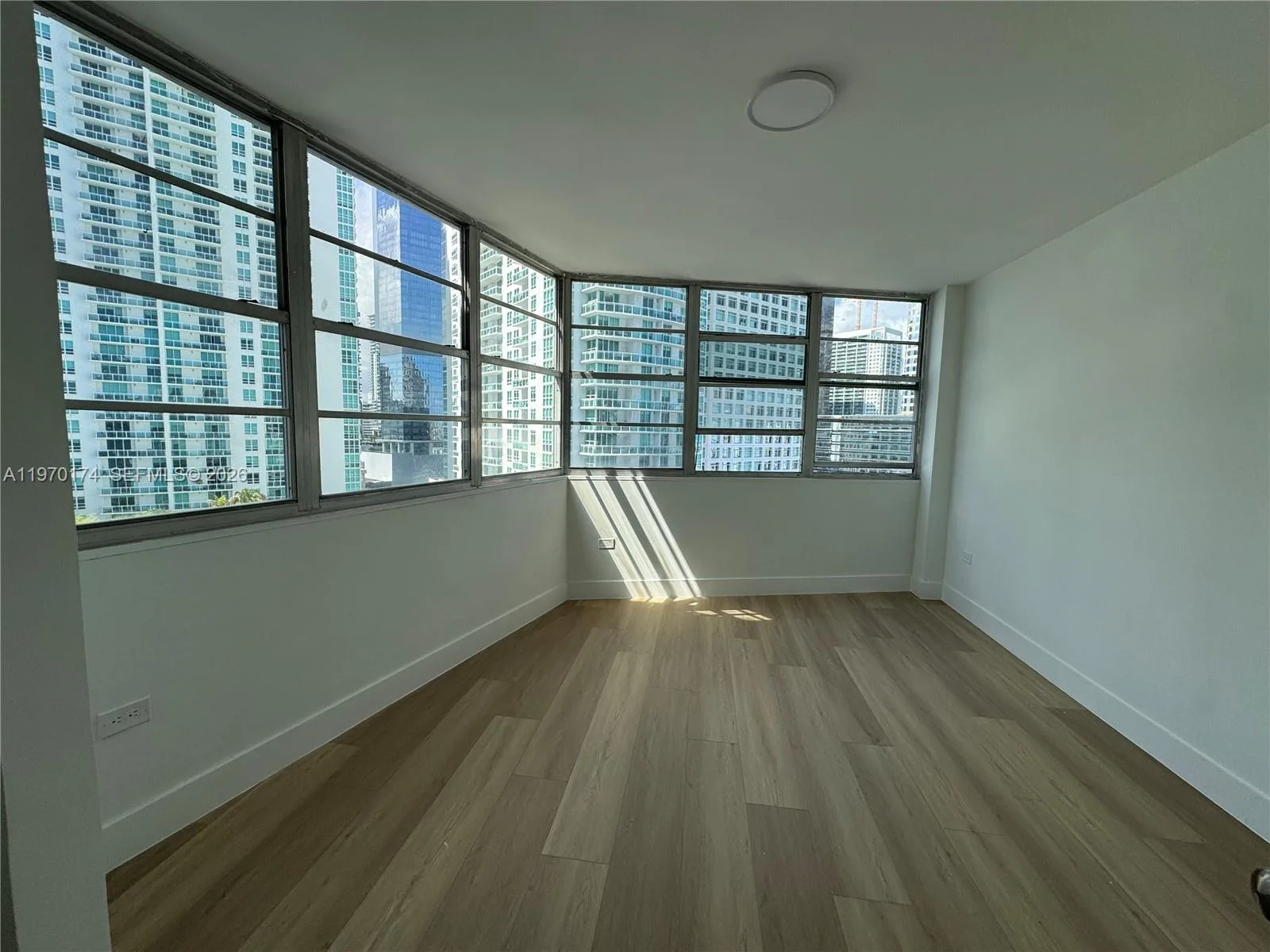 999 Brickell Bay Dr # 2008, Miami, FL 33131 photo 8