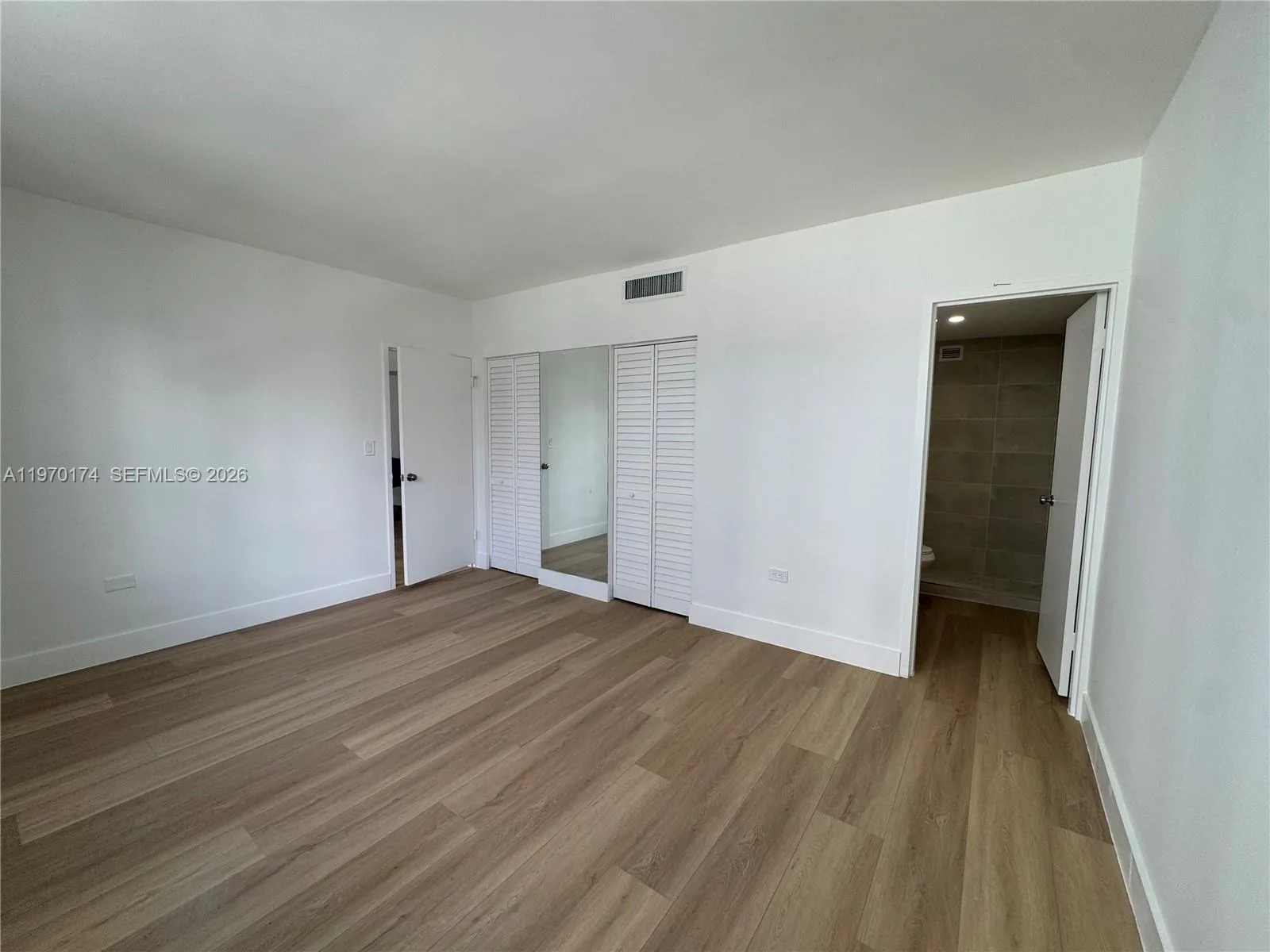 999 Brickell Bay Dr # 2008, Miami, FL 33131 photo 9